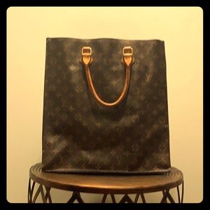 Louise Vuitton Sac Plat Monogram Hand Bag